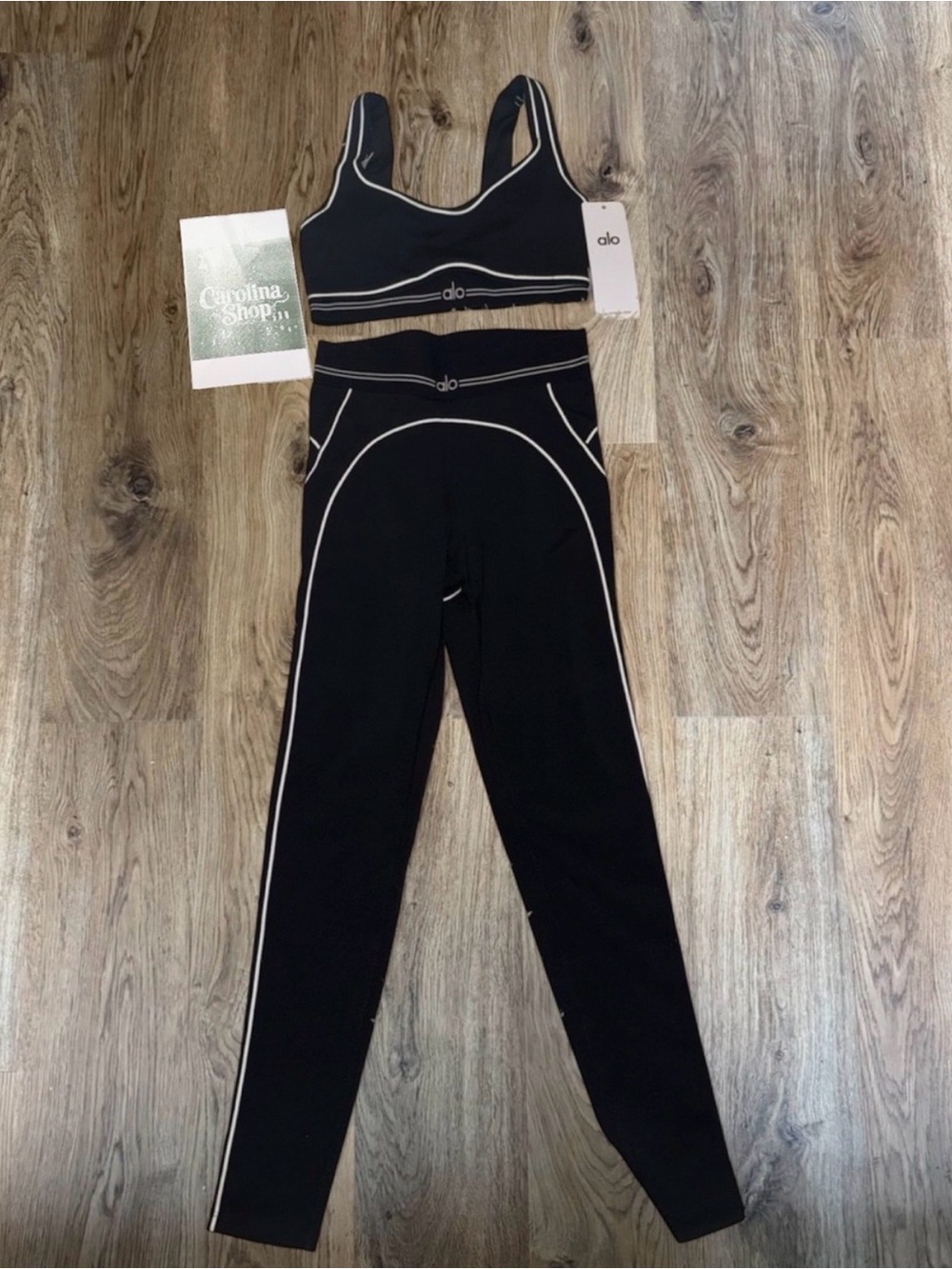 ALO Yoga Black Workout Set – Sports Bra & Leggings